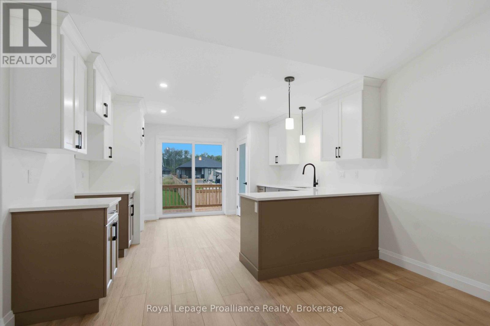 52 Mackenzie John Crescent Property Photo 7