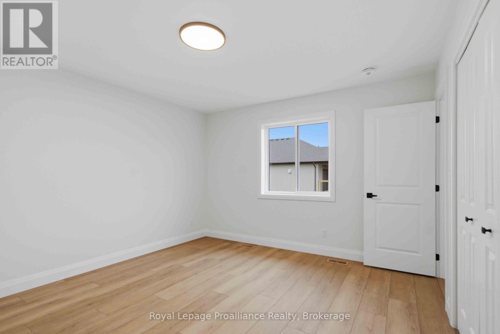 52 Mackenzie John Crescent Property Photo 13