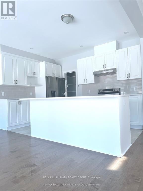 863 Snowdrop Crescent Property Photo 8