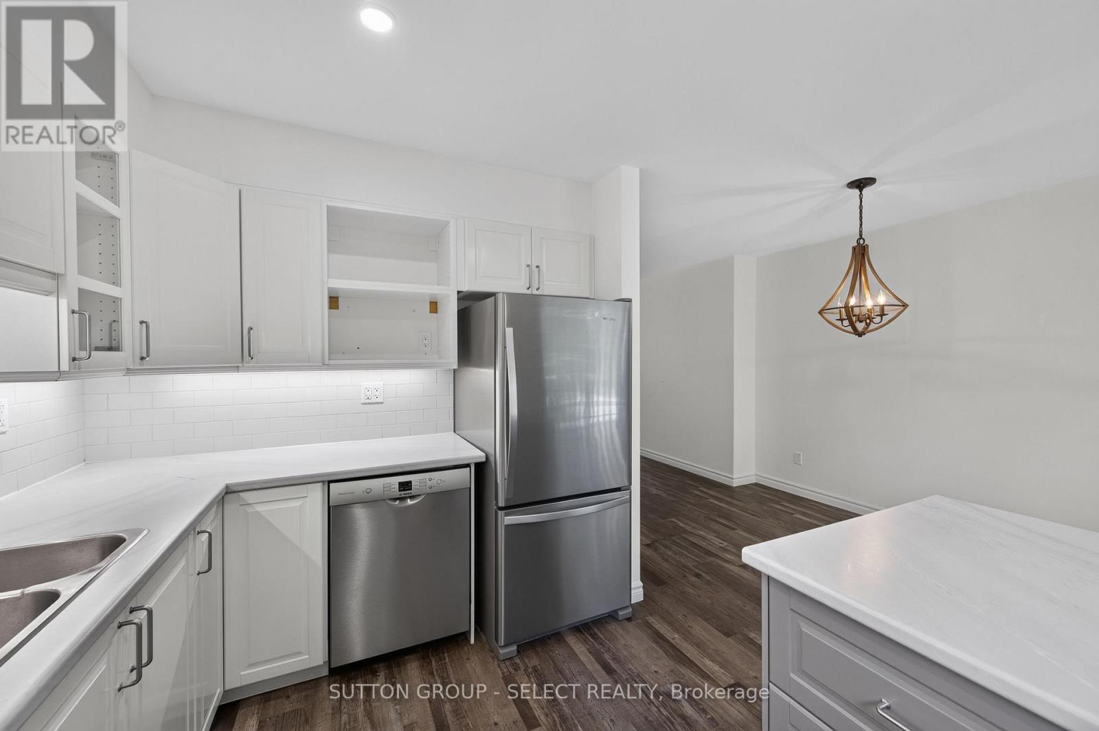 8 - 925 Lawson Road Property Photo 11