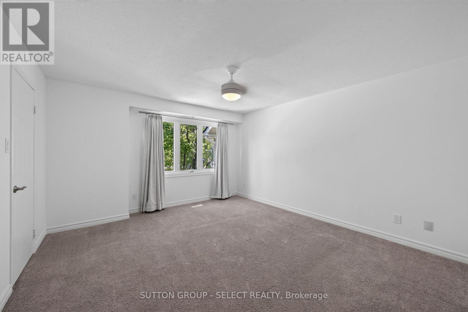 8 - 925 Lawson Road Property Photo 13