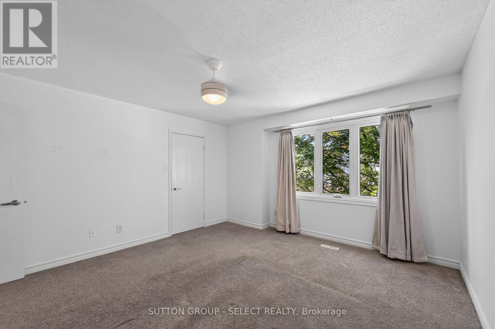 8 - 925 Lawson Road Property Photo 14