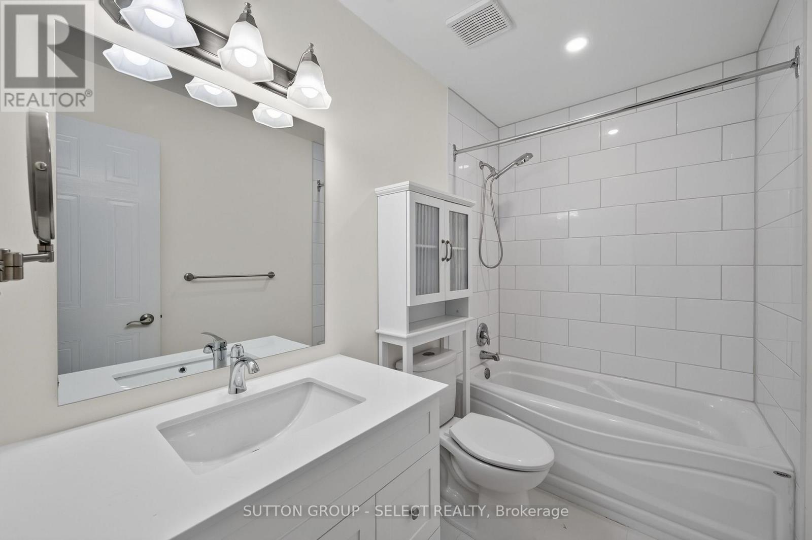 8 - 925 Lawson Road Property Photo 19