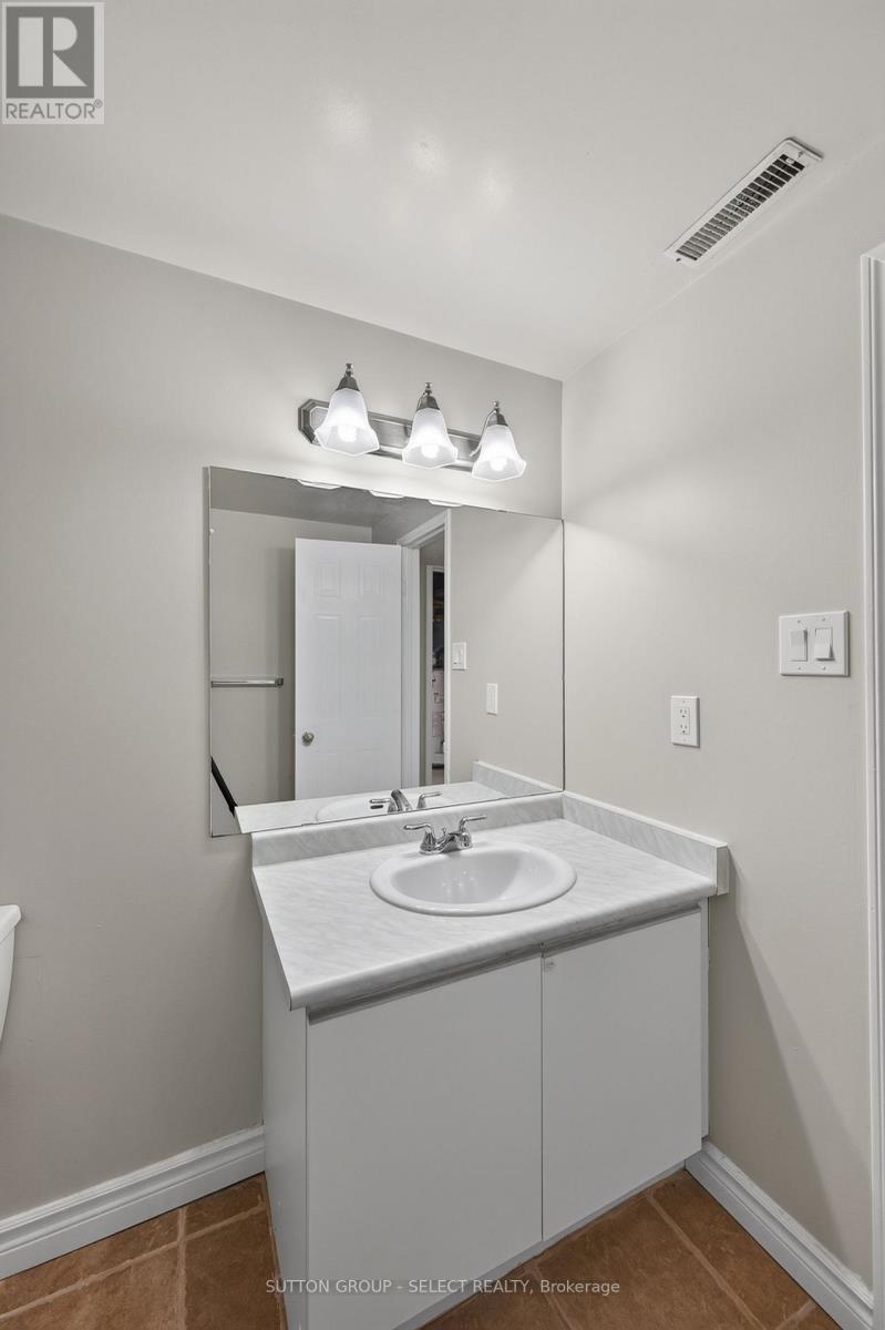 8 - 925 Lawson Road Property Photo 25