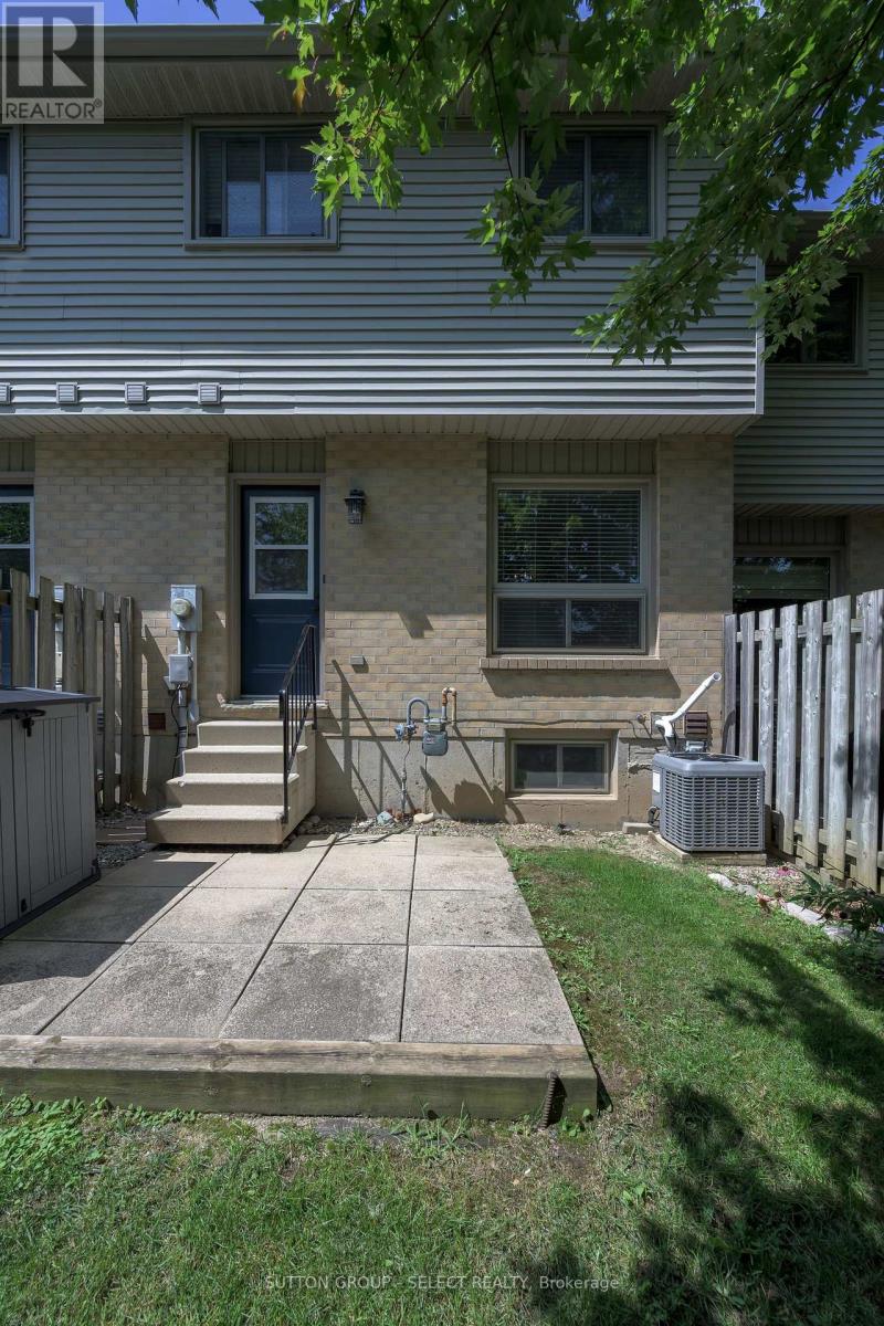 8 - 925 Lawson Road Property Photo 30