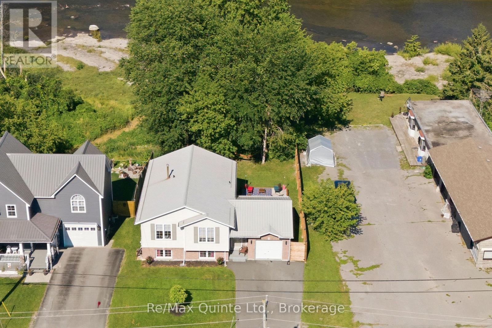 111 Cannifton Road N Property Photo 1