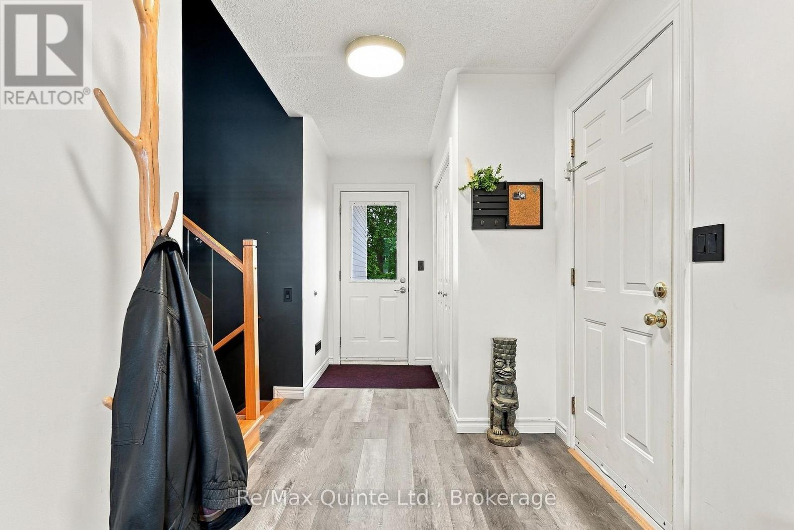 111 Cannifton Road N Property Photo 13