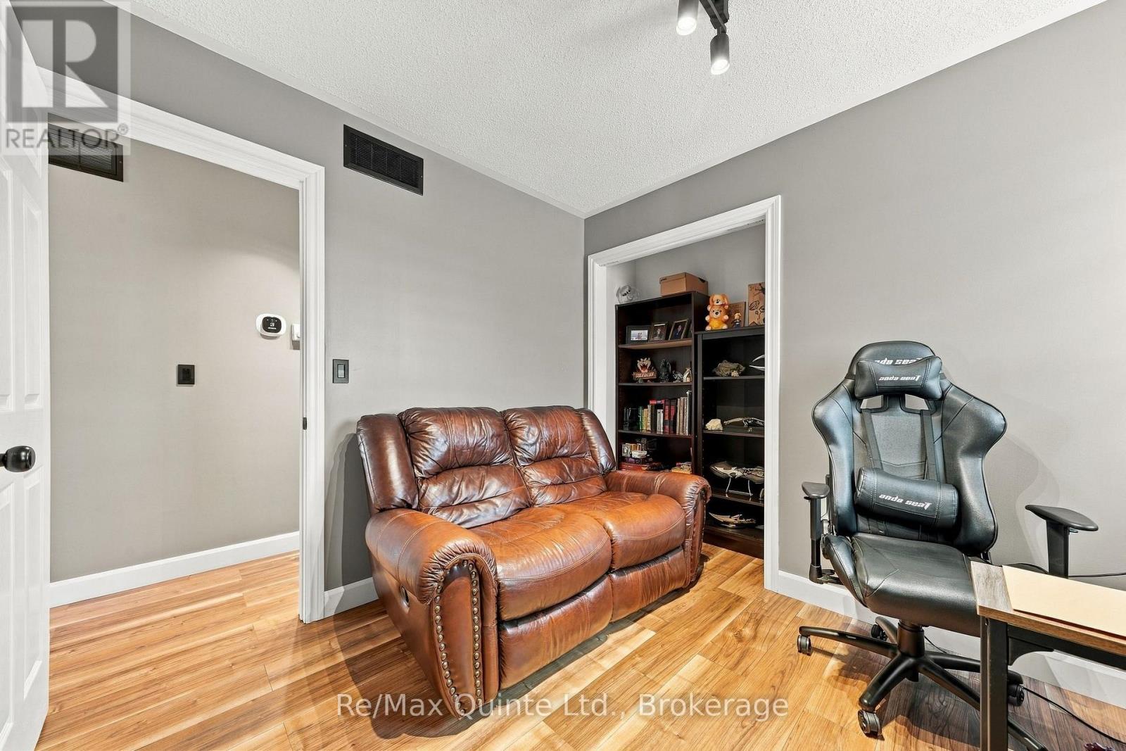 111 Cannifton Road N Property Photo 31