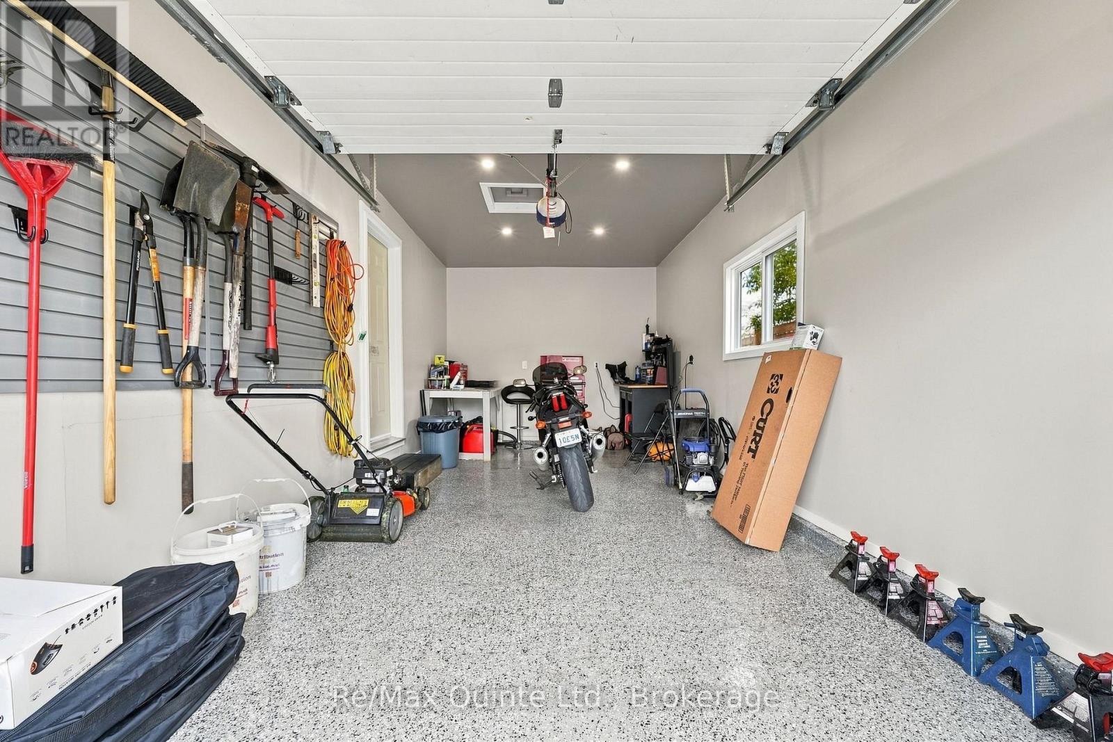 111 Cannifton Road N Property Photo 36