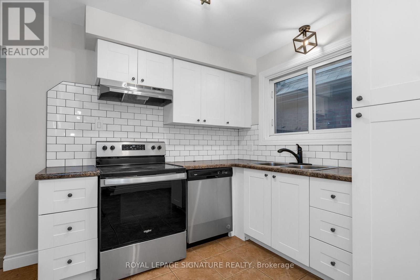 Main - 515 Queensdale Avenue E Property Photo 3