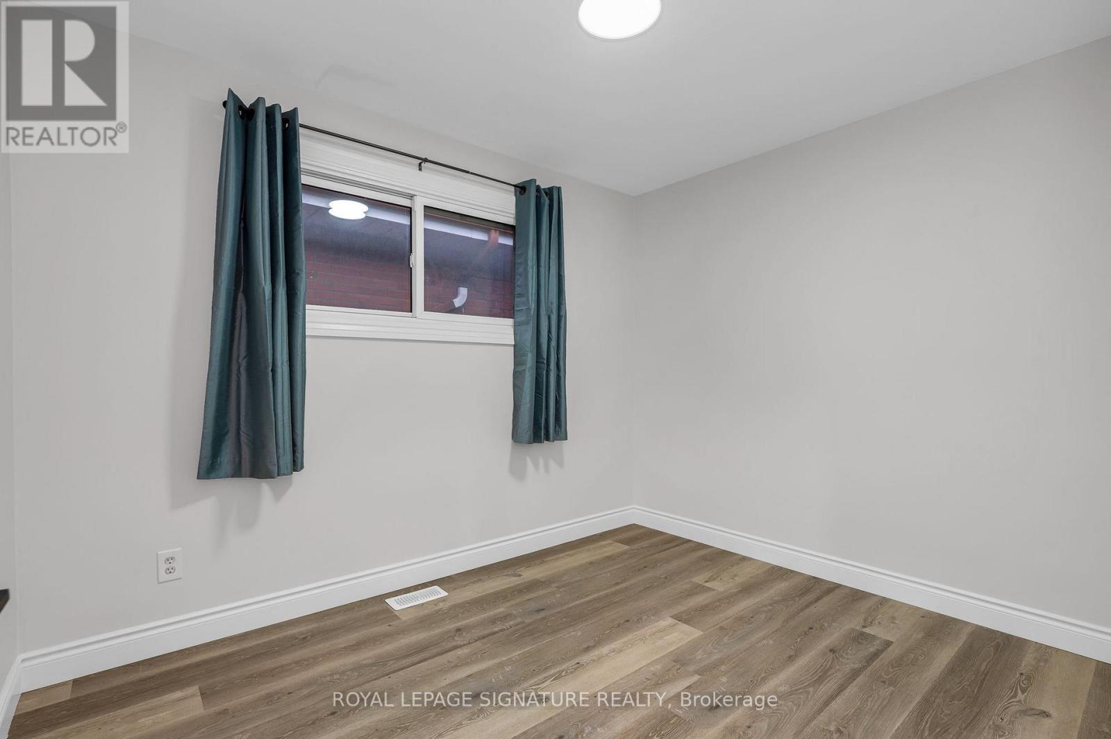 Main - 515 Queensdale Avenue E Property Photo 5