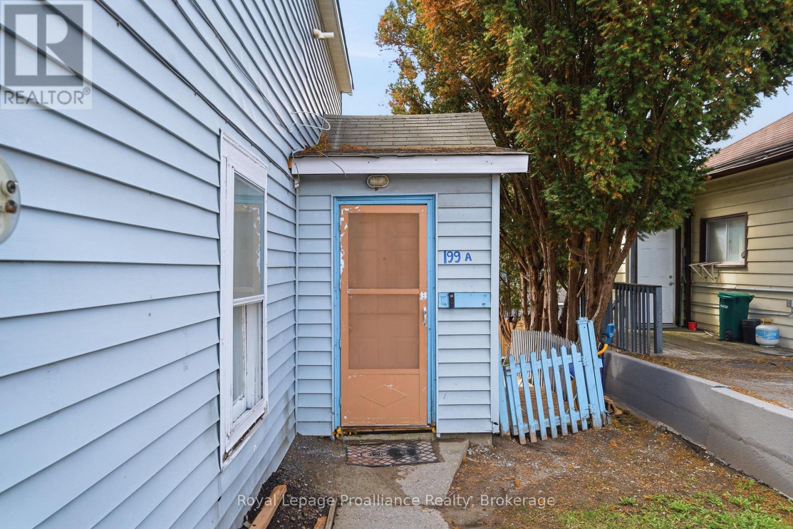 199 Dundas Street E Property Photo 4
