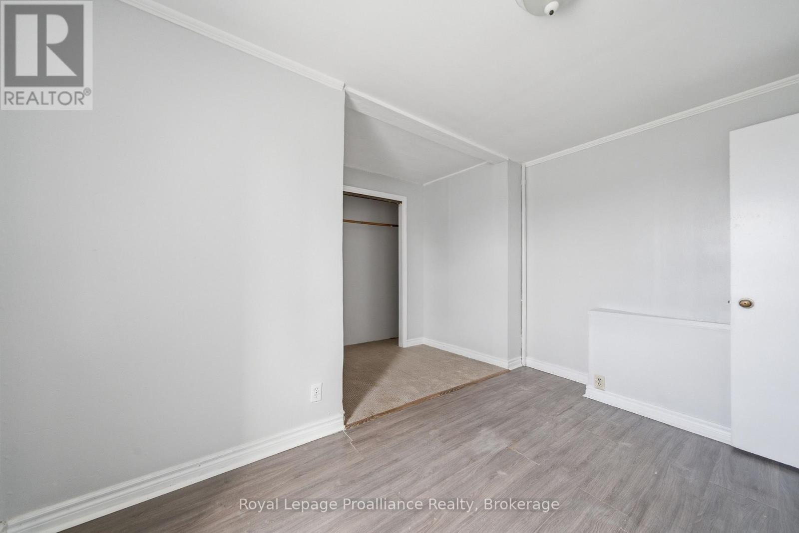 199 Dundas Street E Property Photo 16