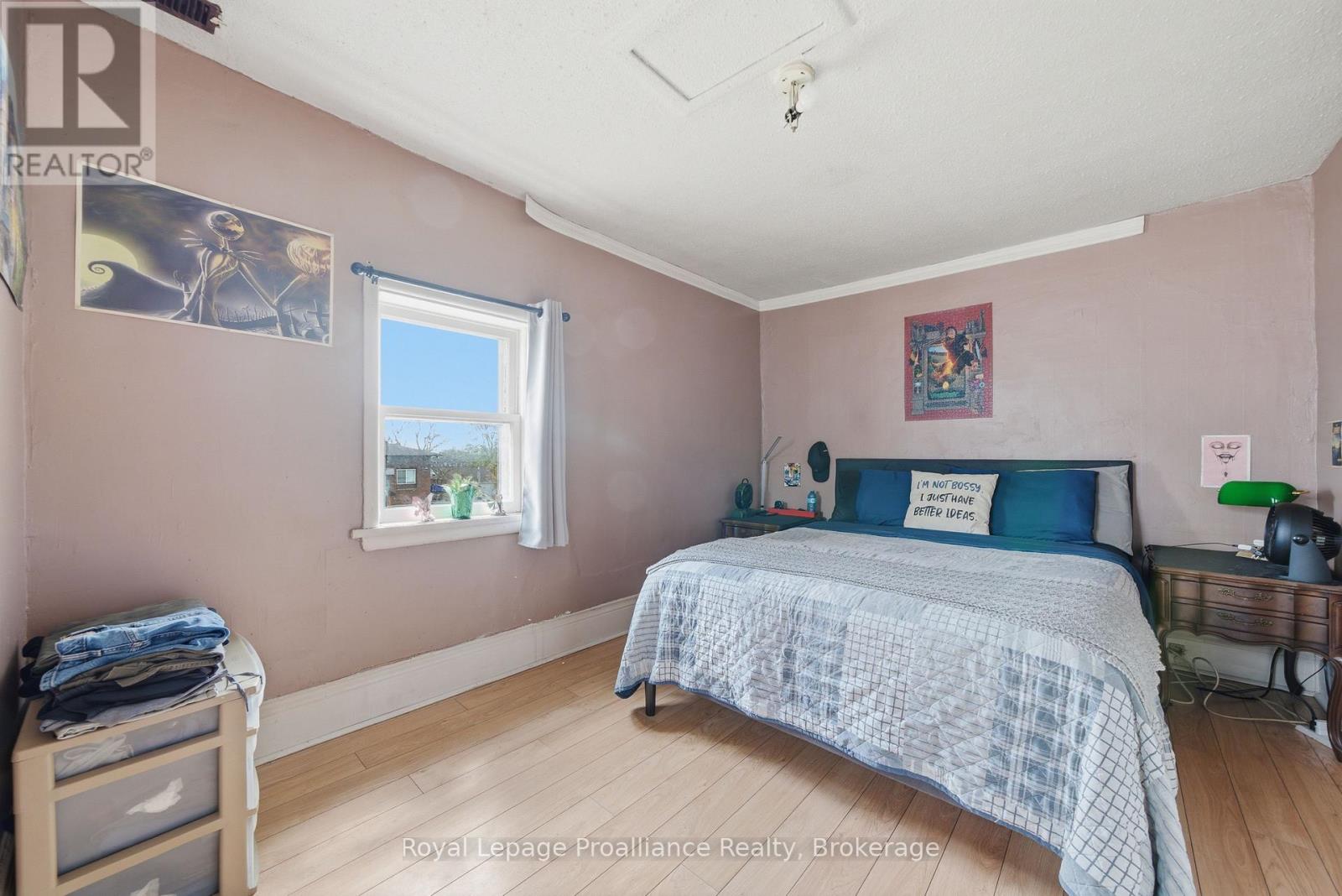 199 Dundas Street E Property Photo 21
