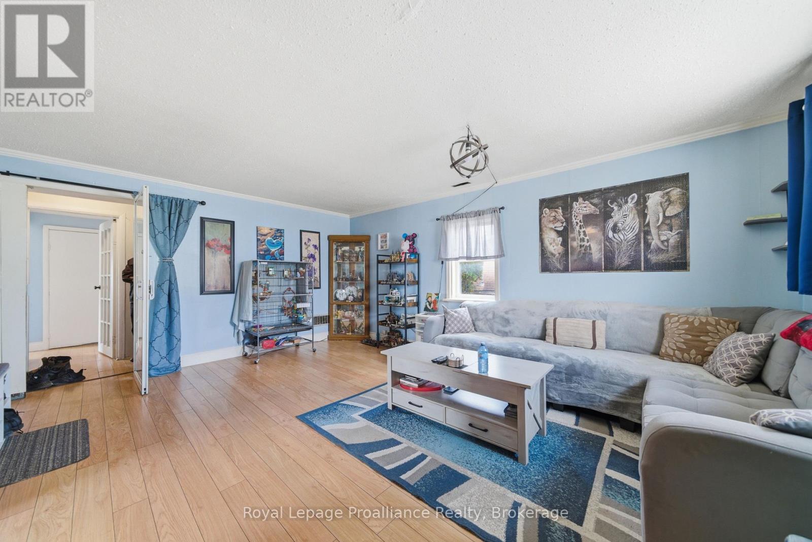 199 Dundas Street E Property Photo 24