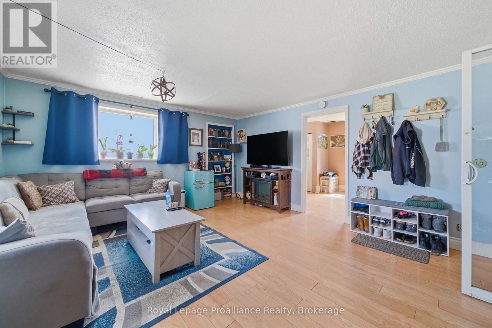 199 Dundas Street E Property Photo 25