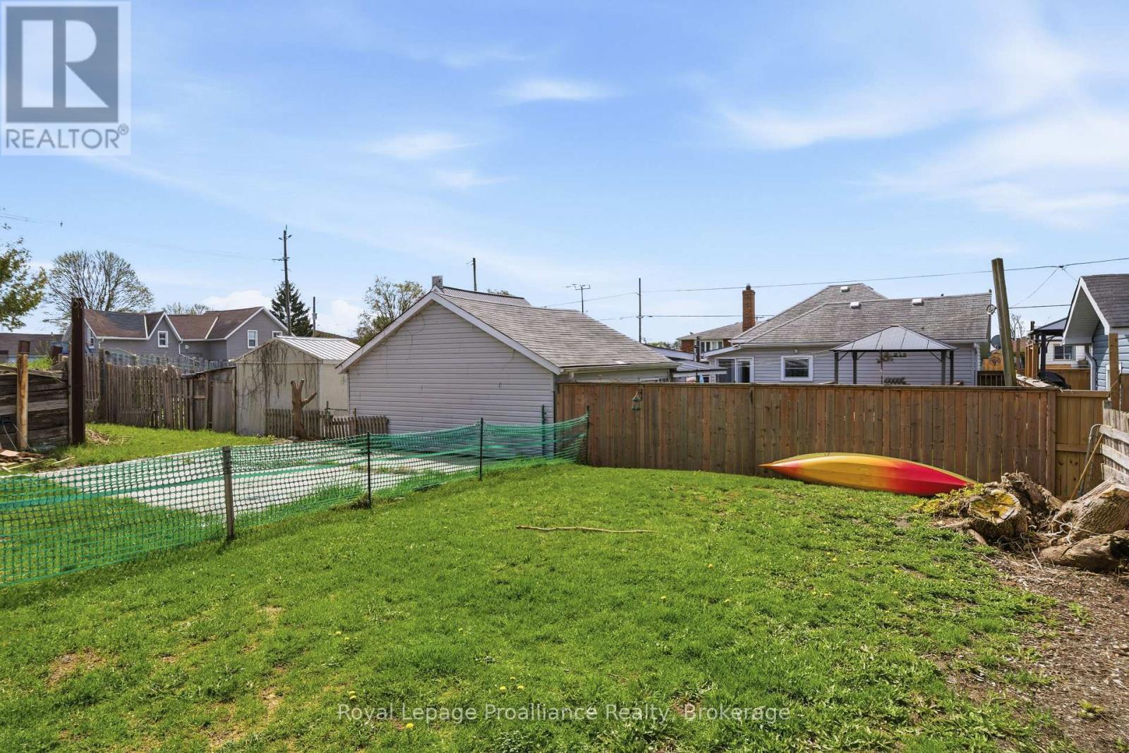 199 Dundas Street E Property Photo 33