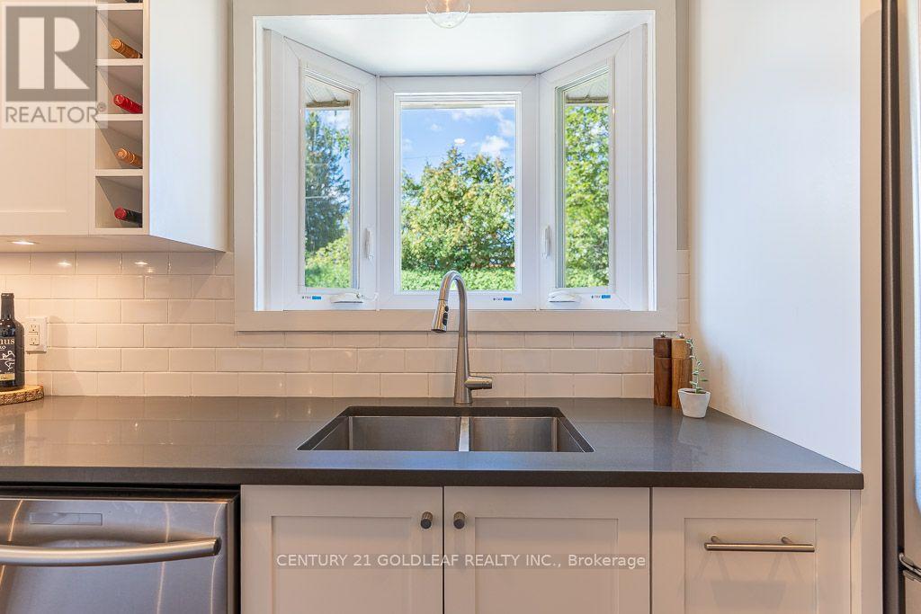27 Roundhay Drive Property Photo 12