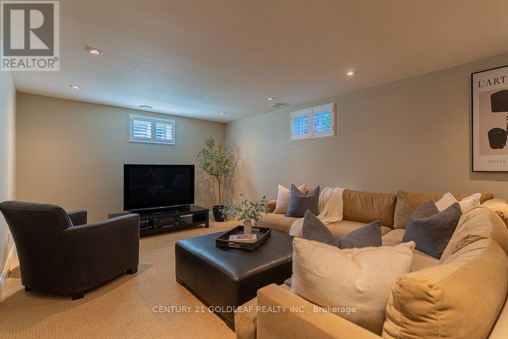 27 Roundhay Drive Property Photo 26