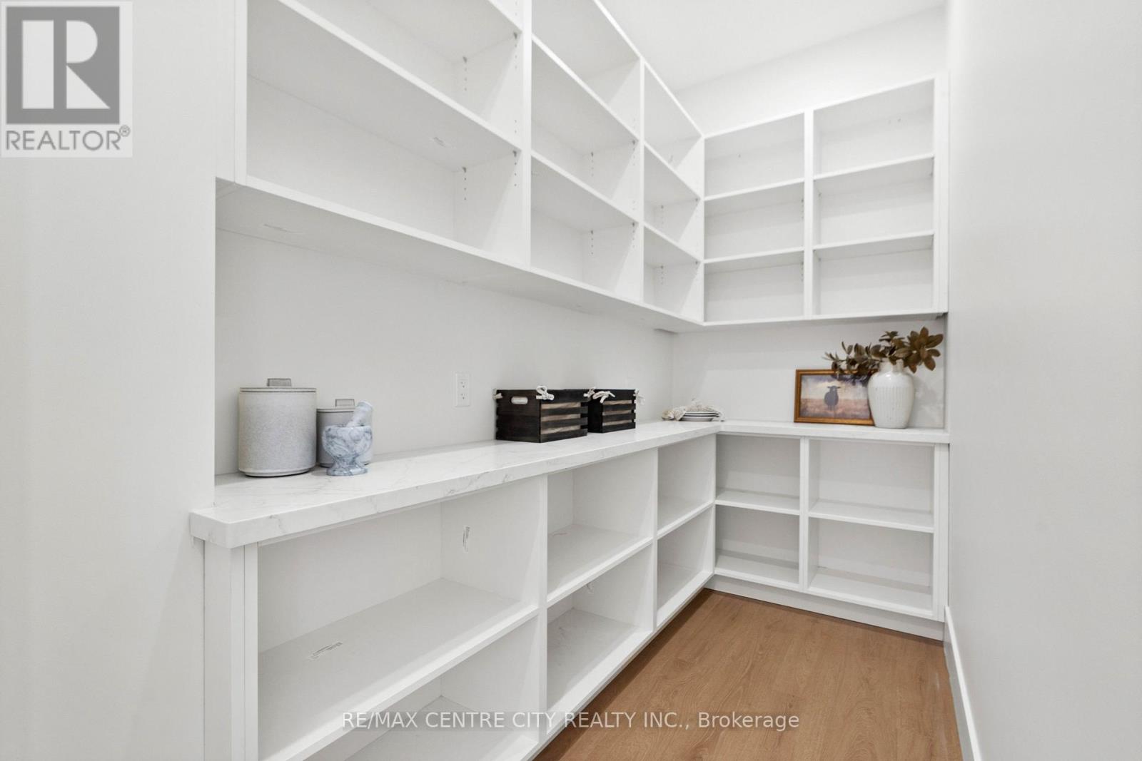 53900 Heritage Line Property Photo 15