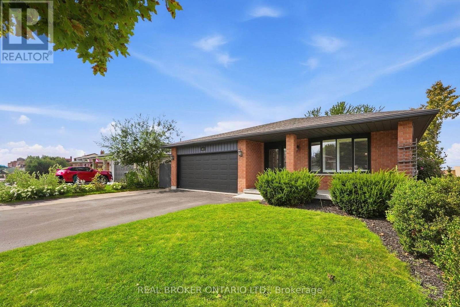 60 Ebydale Drive Property Photo 2