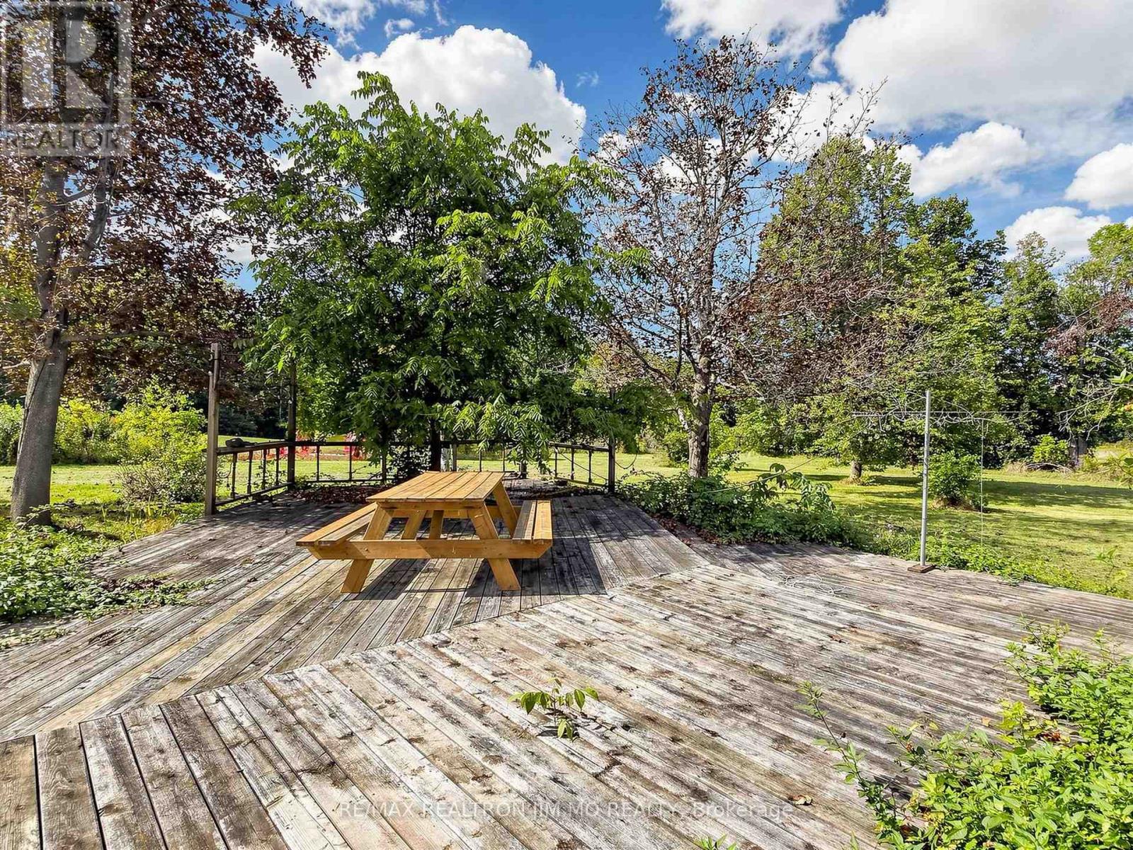 660 Fourth Line Property Photo 5