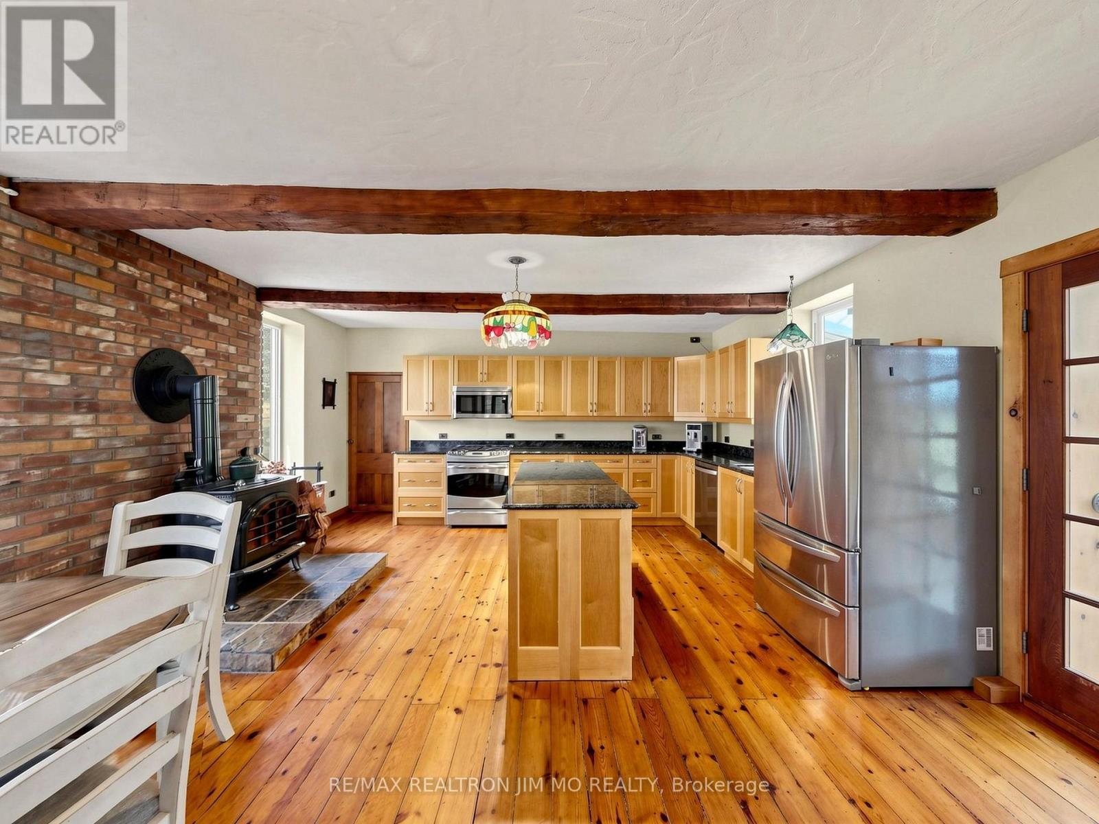 660 Fourth Line Property Photo 10