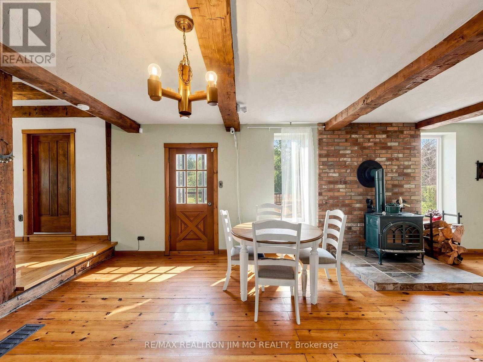 660 Fourth Line Property Photo 13