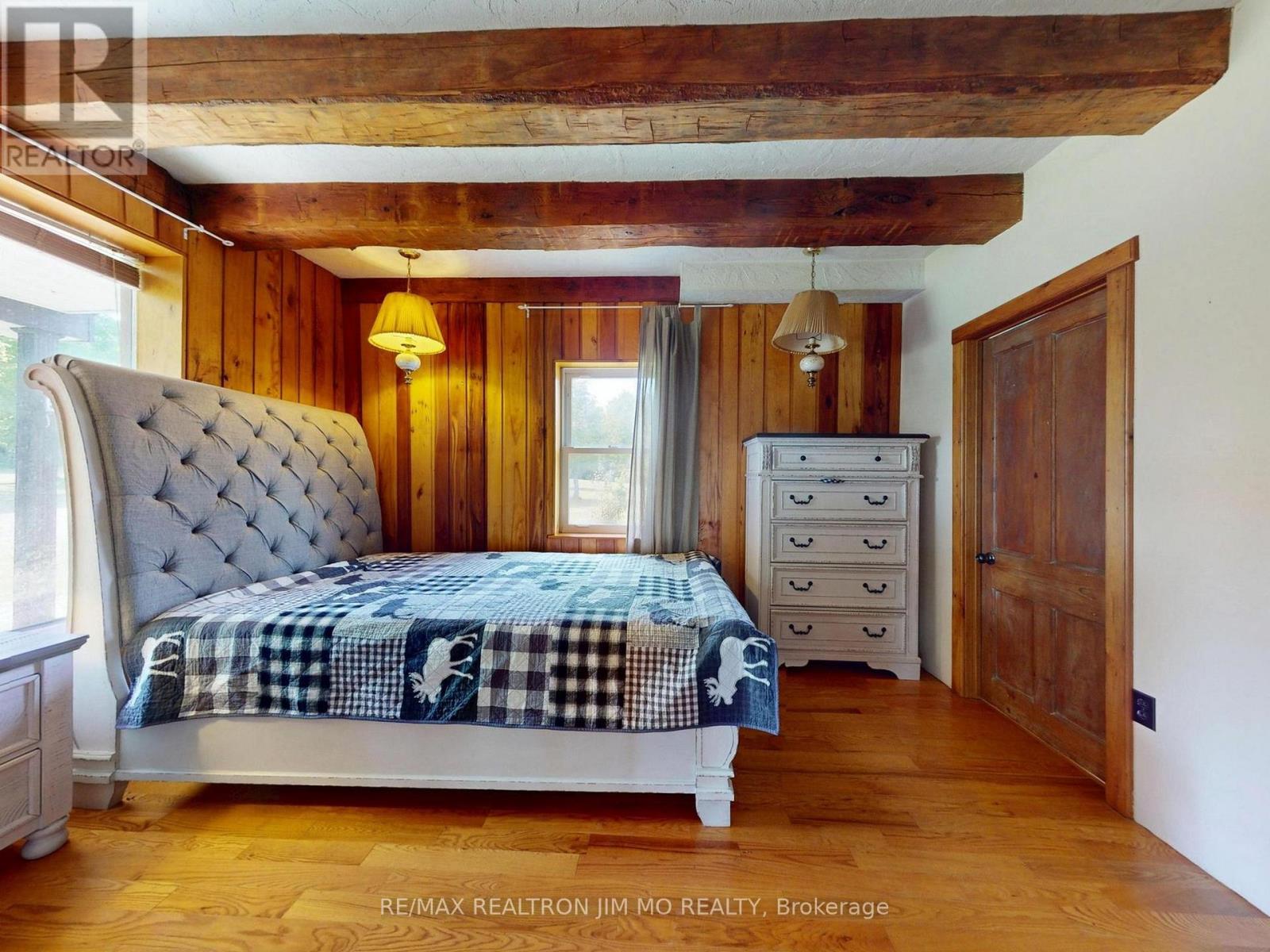 660 Fourth Line Property Photo 17
