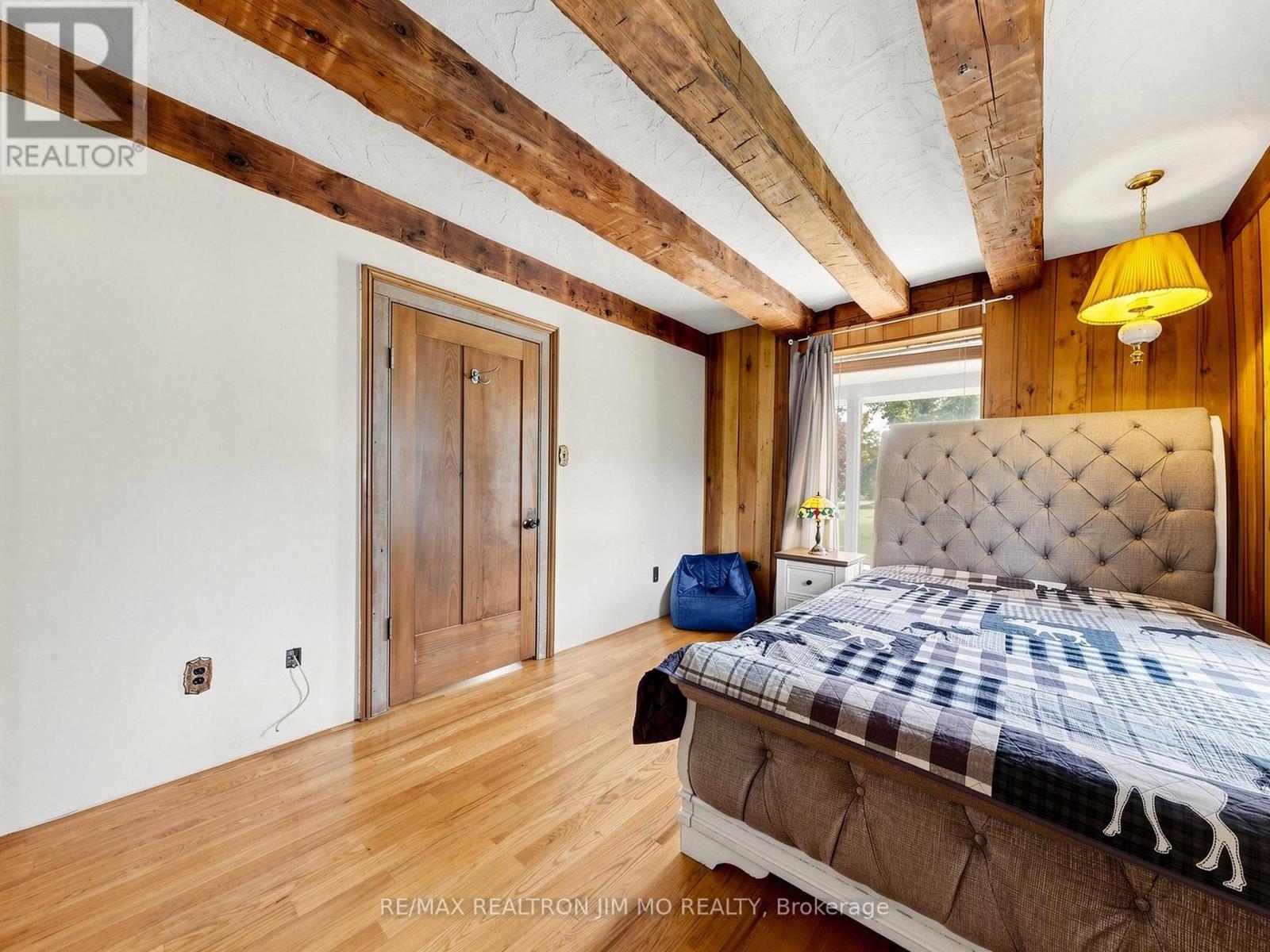 660 Fourth Line Property Photo 19