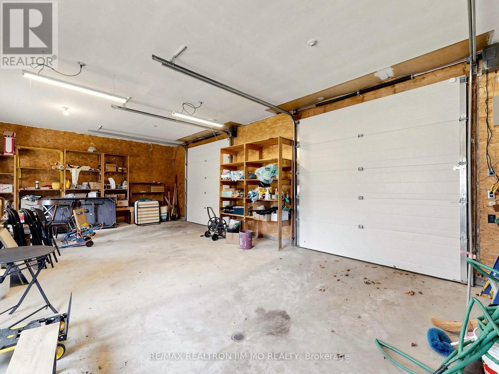 660 Fourth Line Property Photo 25
