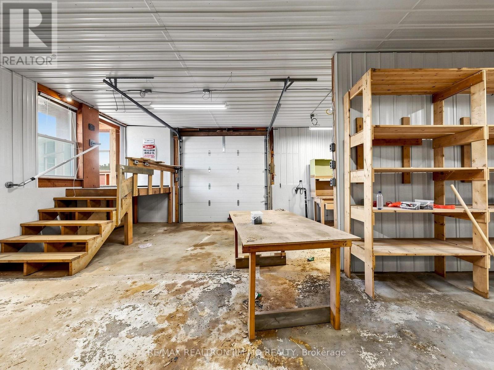 660 Fourth Line Property Photo 33