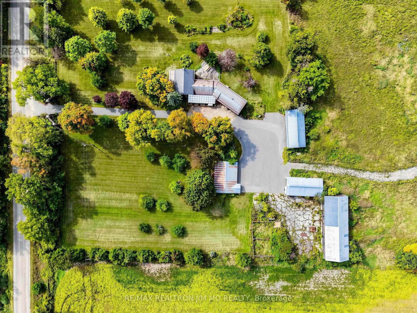 660 Fourth Line Property Photo 40