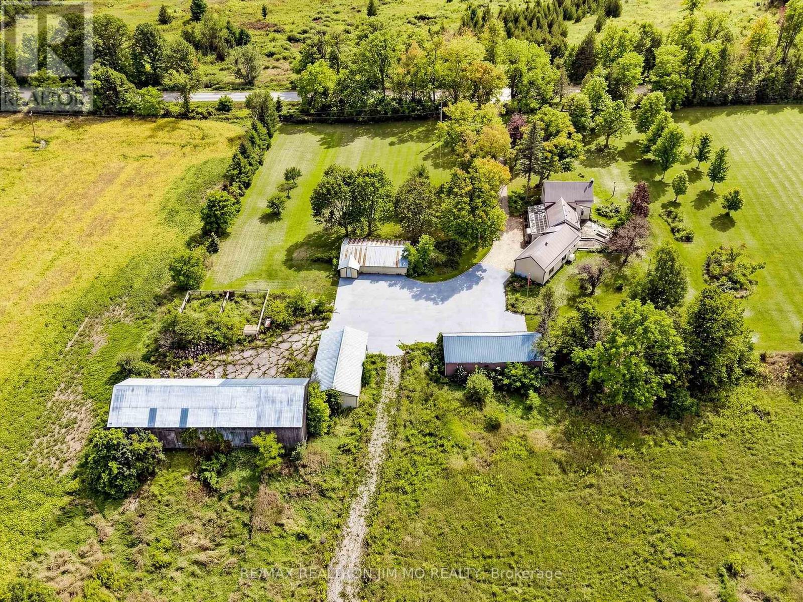 660 Fourth Line Property Photo 43