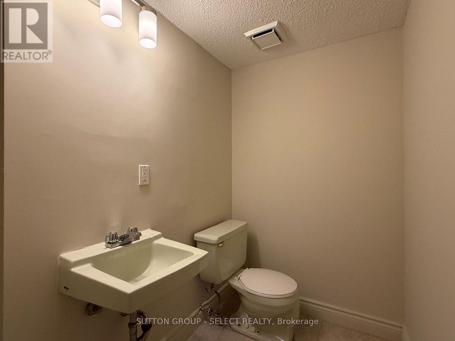 203 - 80 Breckenridge Drive Property Photo 4