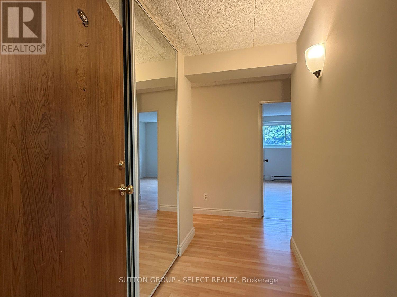 203 - 80 Breckenridge Drive Property Photo 6