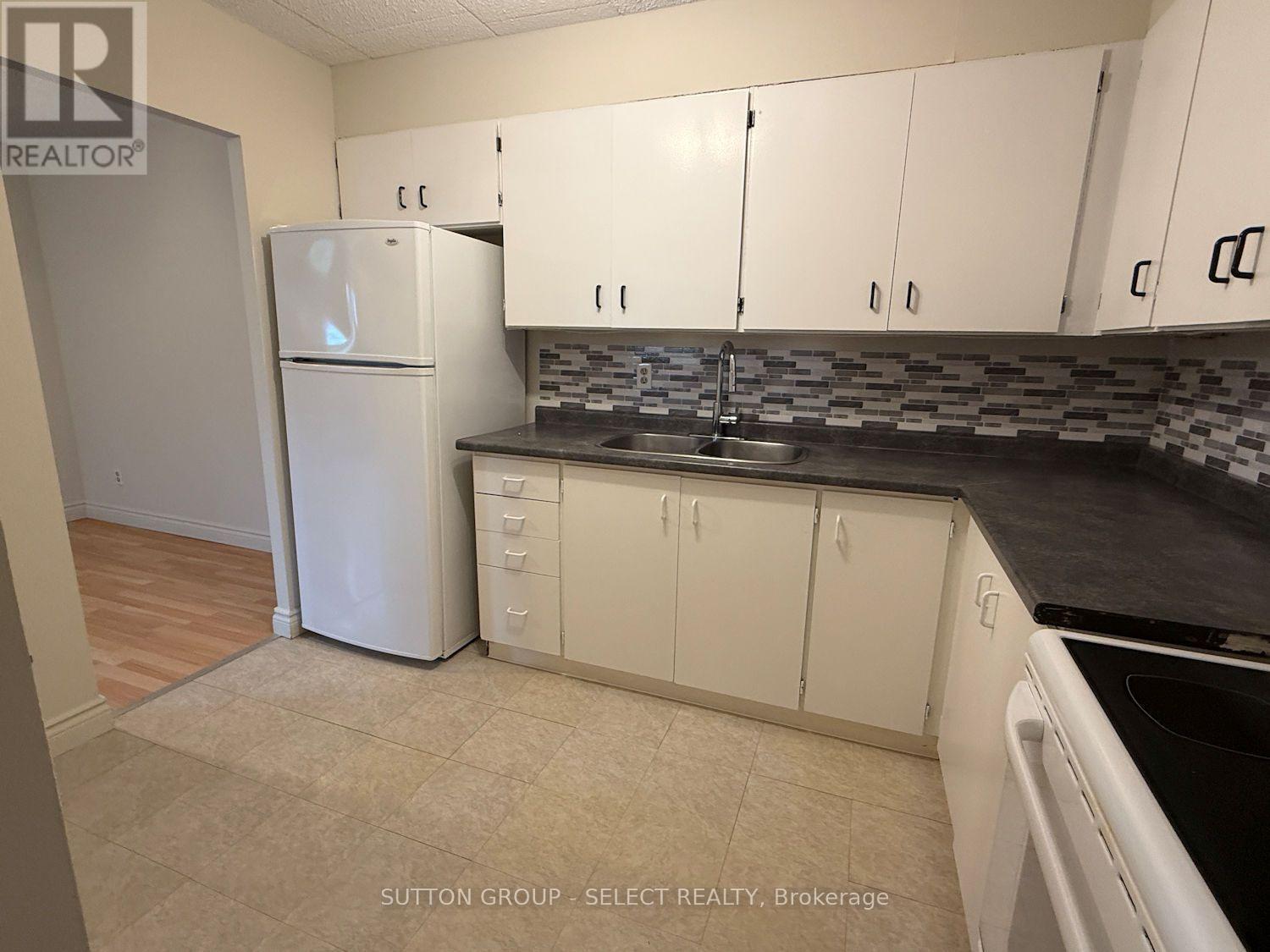 203 - 80 Breckenridge Drive Property Photo 8