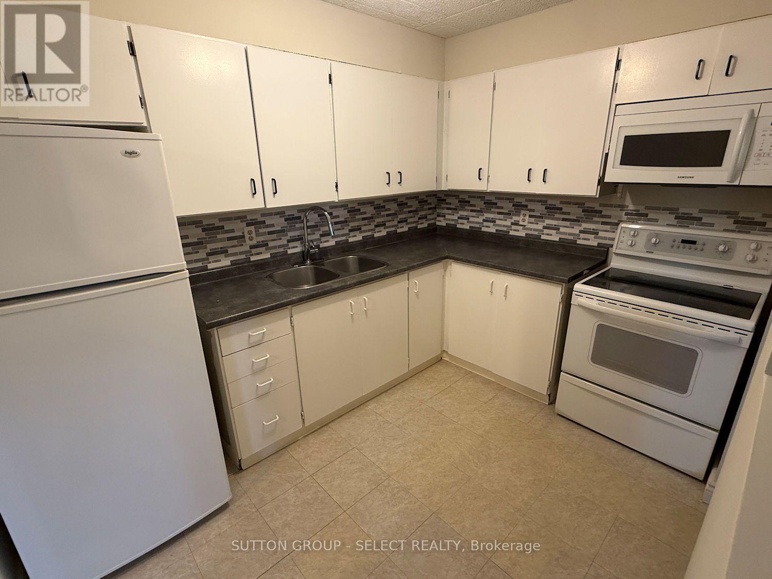 203 - 80 Breckenridge Drive Property Photo 9