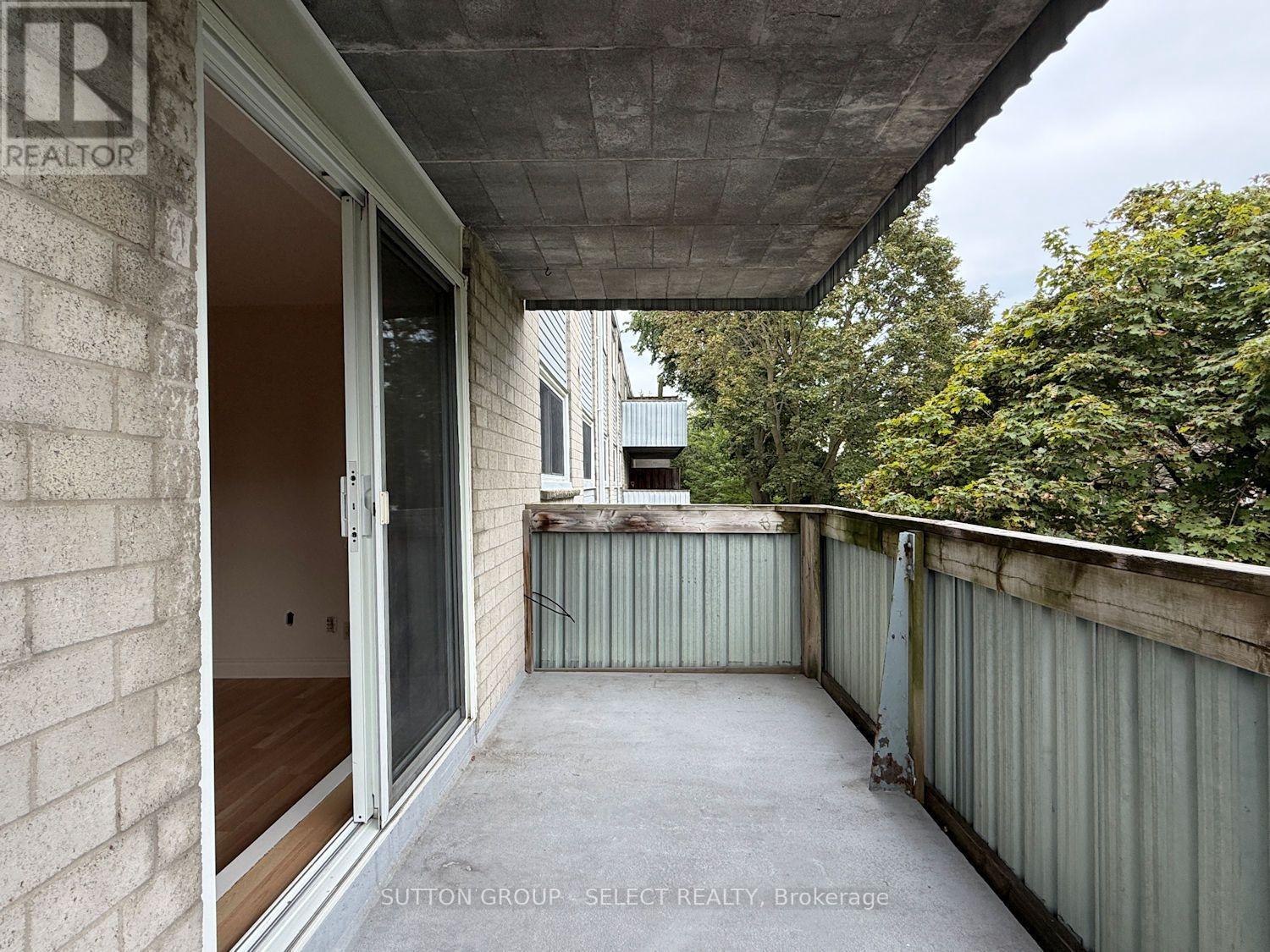 203 - 80 Breckenridge Drive Property Photo 12