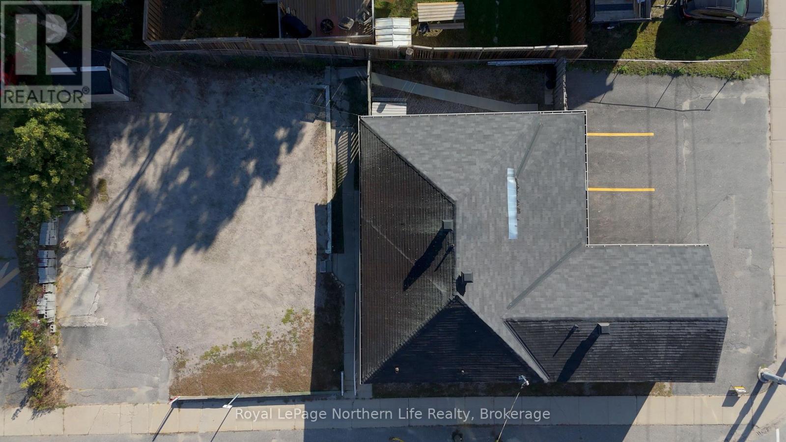 1 - 1210 Cassells Street Property Photo 14