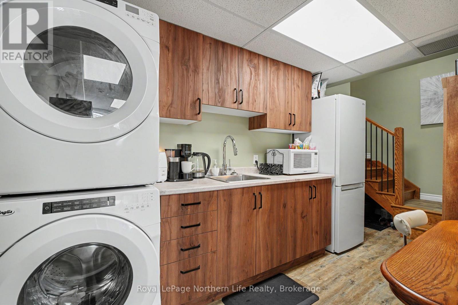 1 - 1210 Cassells Street Property Photo 17