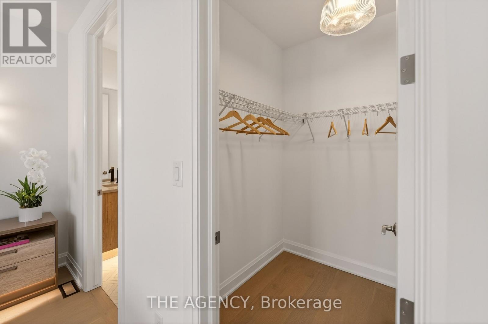 70f - 574 Seneca Drive Property Photo 12