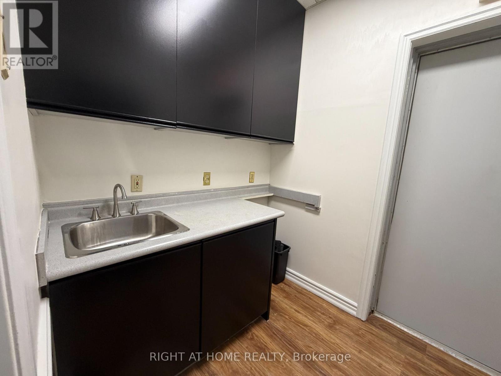 A - 640 Concession Street E Property Photo 11