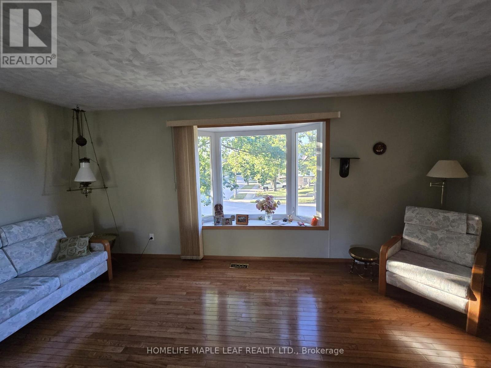 410 Lakeview Drive Property Photo 4