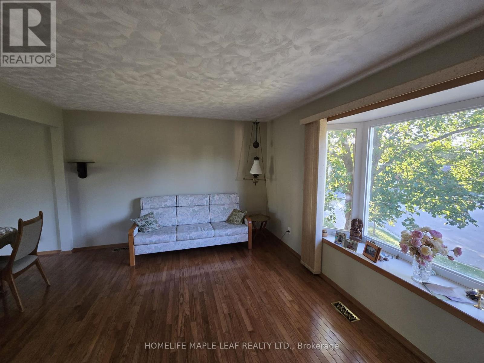 410 Lakeview Drive Property Photo 6