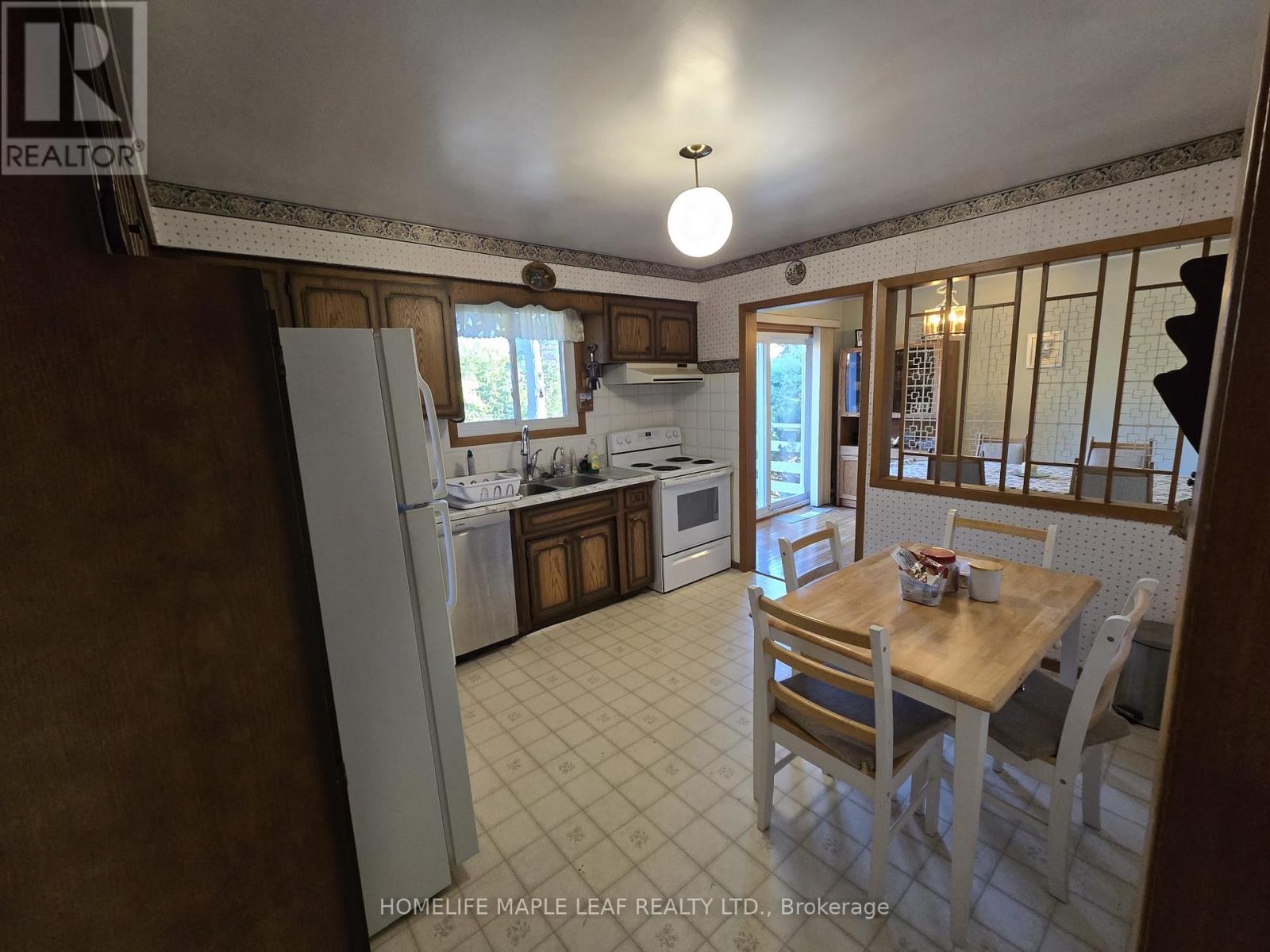 410 Lakeview Drive Property Photo 7