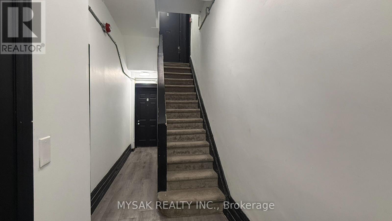 82-84 Welland Avenue Property Photo 2