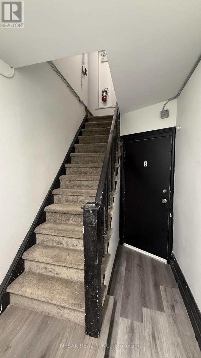 82-84 Welland Avenue Property Photo 8