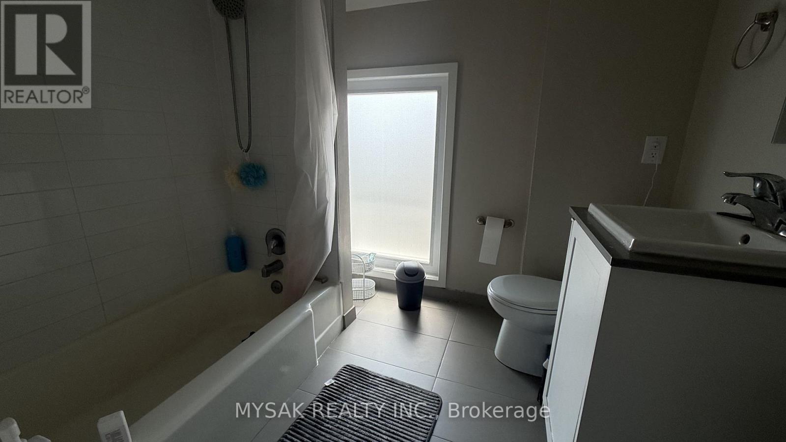 82-84 Welland Avenue Property Photo 12