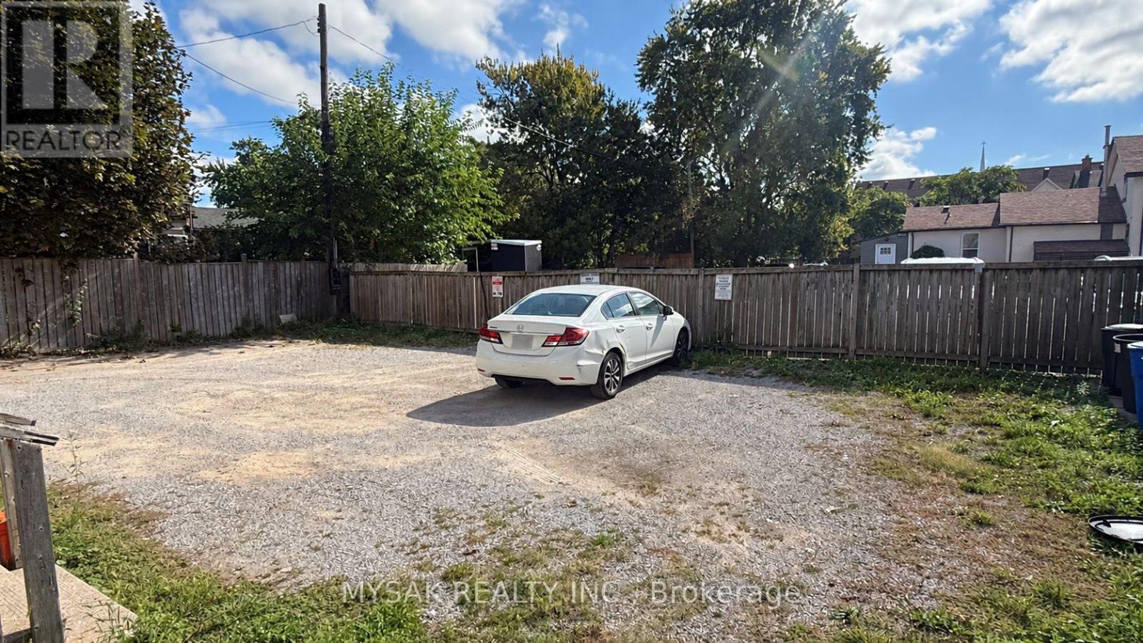 82-84 Welland Avenue Property Photo 21